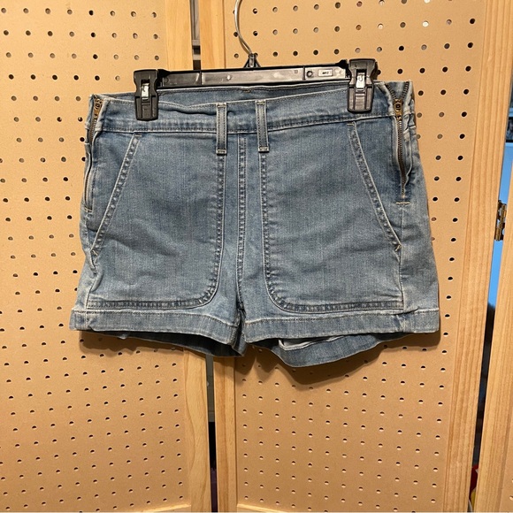 Denim Women's Shorts Levi’s size 30 - Picture 2 of 8